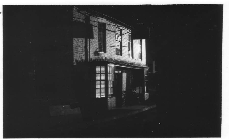 Brewer's Arms by night