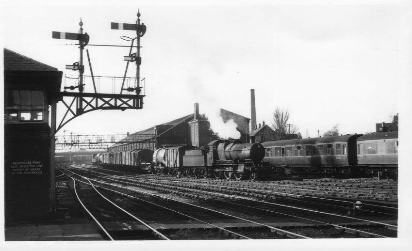7319 arriving Hereford Station 1964
